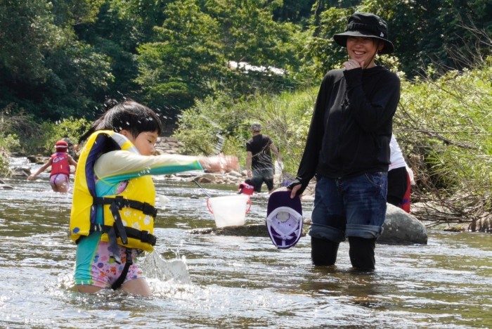 川の生物をつかまえた?かな