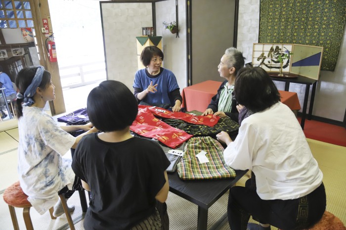 〈北広島町「もんぺる」の河野弥生さん〉