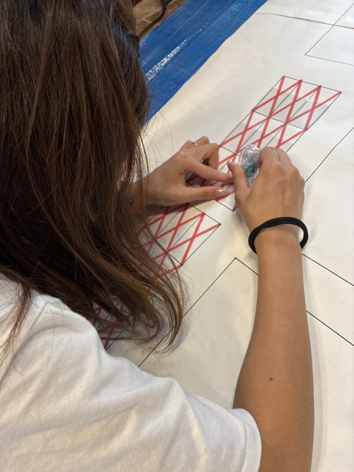 前売り券発売の準備をする長女