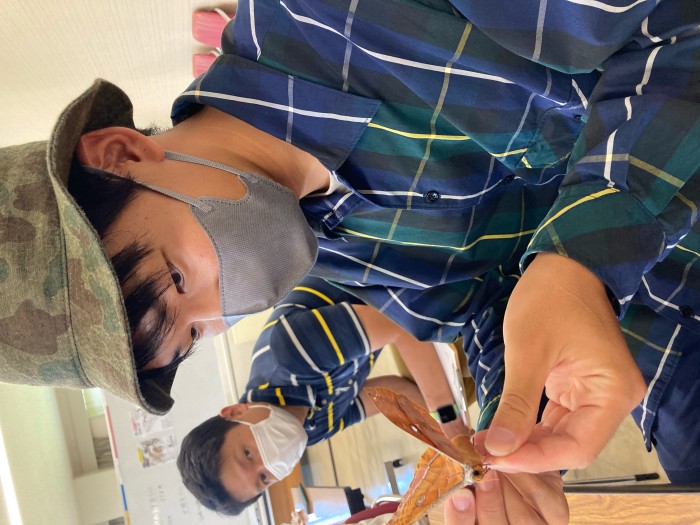 蛾の持ち方から