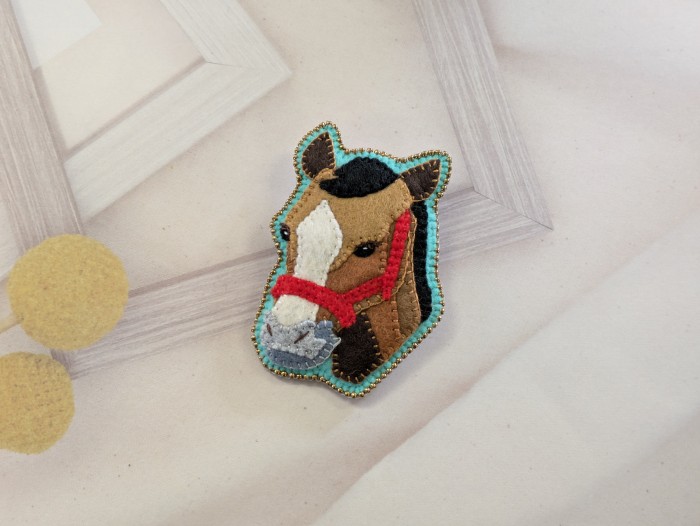 馬のオリジナルアップリケブローチ