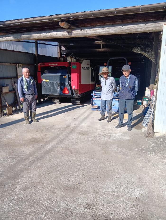 共同の農機具もみんなでメンテナンス!