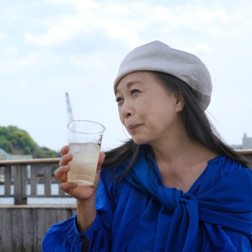 小島朋子